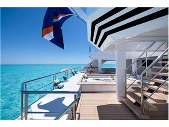Silver yachts Reduce