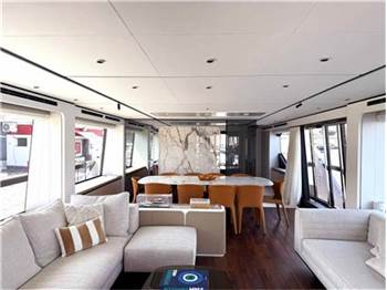 Ferretti yachts 940