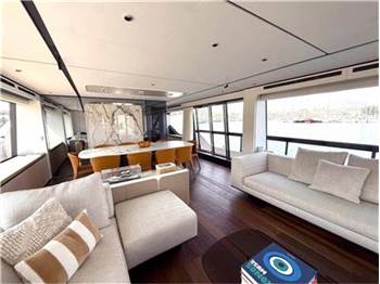 Ferretti yachts 940