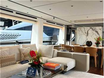 Ferretti yachts 940