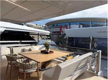 Ferretti yachts 940