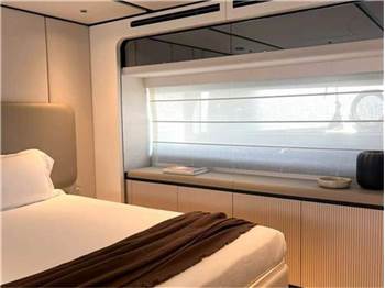 Ferretti yachts 940