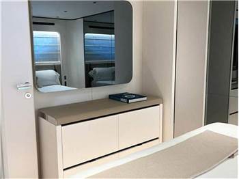 Ferretti yachts 940