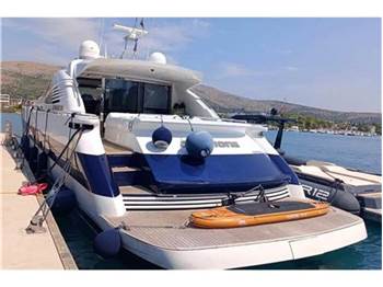 Pershing 76