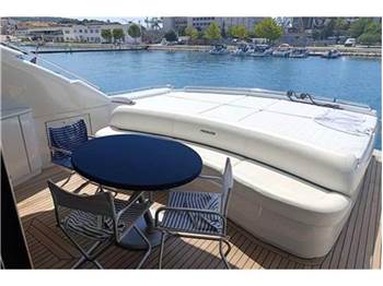 Pershing 76
