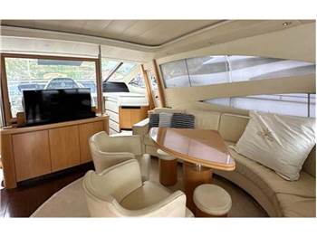 Pershing 76