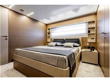 Ferretti yachts 920 piola