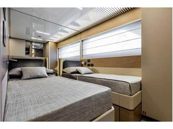 Ferretti yachts 920 piola