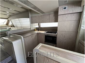 Ferretti Yachts 650