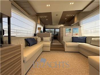 FERRETTI YACHTS 670