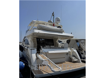 Ferretti Yachts 681