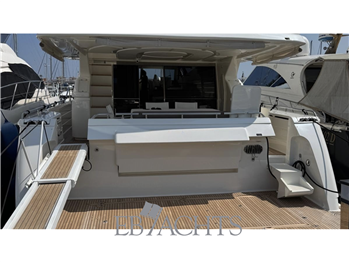 Ferretti Yachts 681