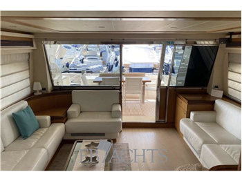 Ferretti Yachts 681