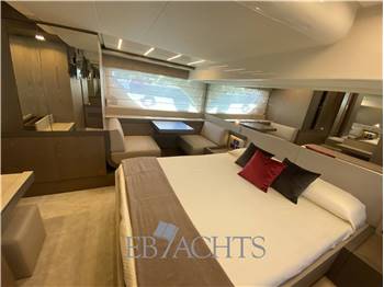 Ferretti Yachts 550