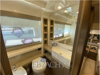 Ferretti Yachts 550