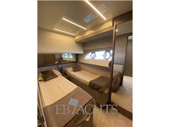 Ferretti Yachts 550