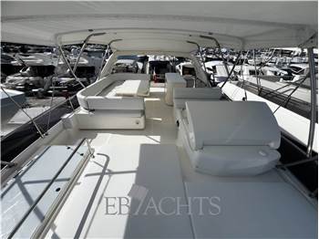 Ferretti Yachts 630