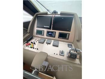 Ferretti Yachts 592