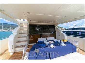Ferretti Yachts 72