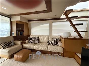 Ferretti Yachts 731