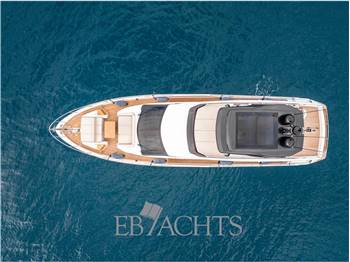 Ferretti Yachts 720
