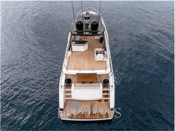 Ferretti Yachts 720