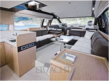 Ferretti Yachts 570
