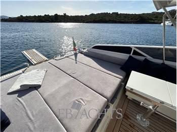 Pershing 33