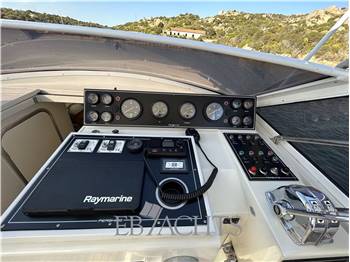 Pershing 33