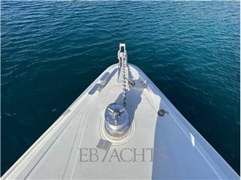 Pershing 33