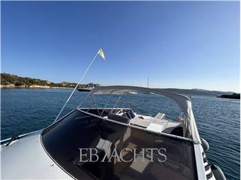 Pershing 33