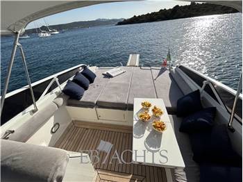 Pershing 33