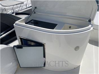 Ferretti Yachts 550