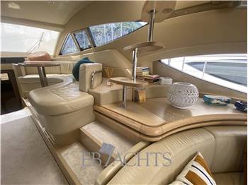 Ferretti Yachts 550