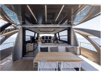 Pershing 8X