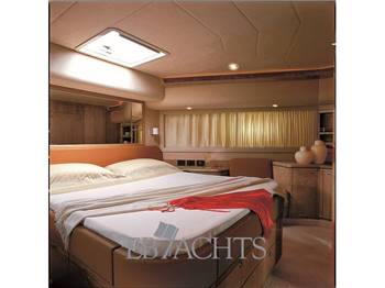 Ferretti Yachts 830