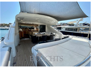 Pershing 76
