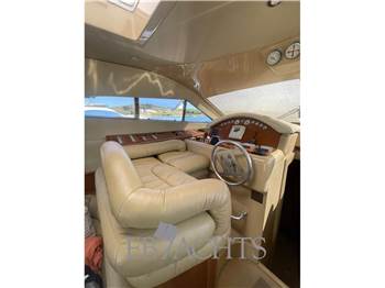 Ferretti Yachts 430
