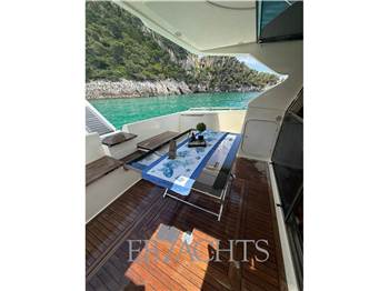 Ferretti Yachts 430