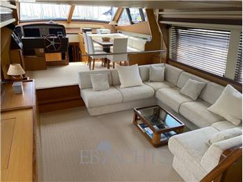 Ferretti Yachts Altura 690