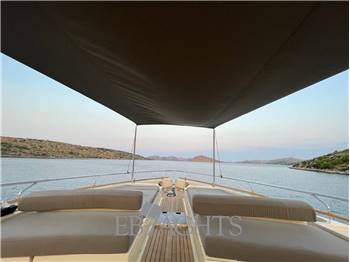 Ferretti Yachts Altura 690