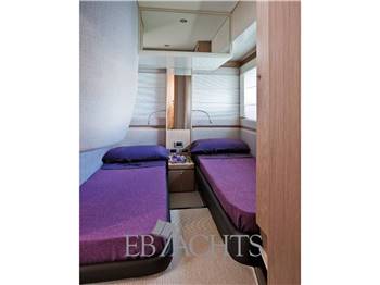 Ferretti Yachts 560