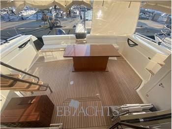 Ferretti Yachts 620