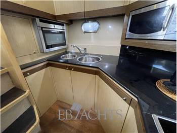 Ferretti Yachts 550