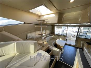 Ferretti Yachts 550