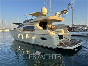 Ferretti Yachts Altura 690