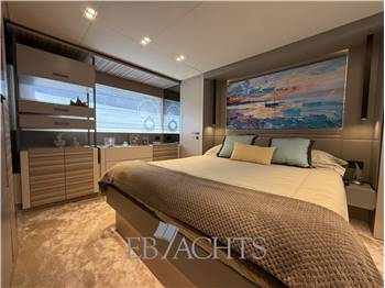 Ferretti Yachts 670
