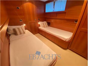 Rossinavi 28 mt IN CHARTER