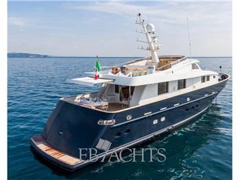 Rossinavi 28 mt IN CHARTER