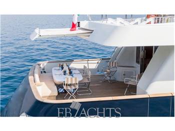 Rossinavi 28 mt IN CHARTER